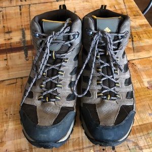 Columbia Crestwood hiking boots